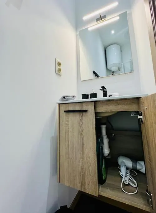 Charmant Petit Appartement. Liège Appartement